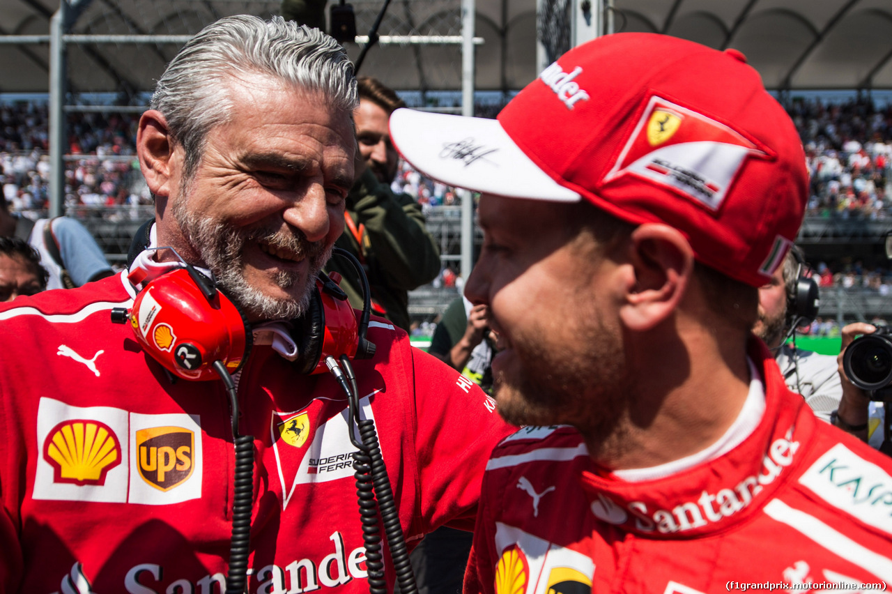 GP MESSICO, 28.10.2017 - Qualifiche, Maurizio Arrivabene (ITA) Ferrari Team Principal e Sebastian Vettel (GER) Ferrari SF70H pole position