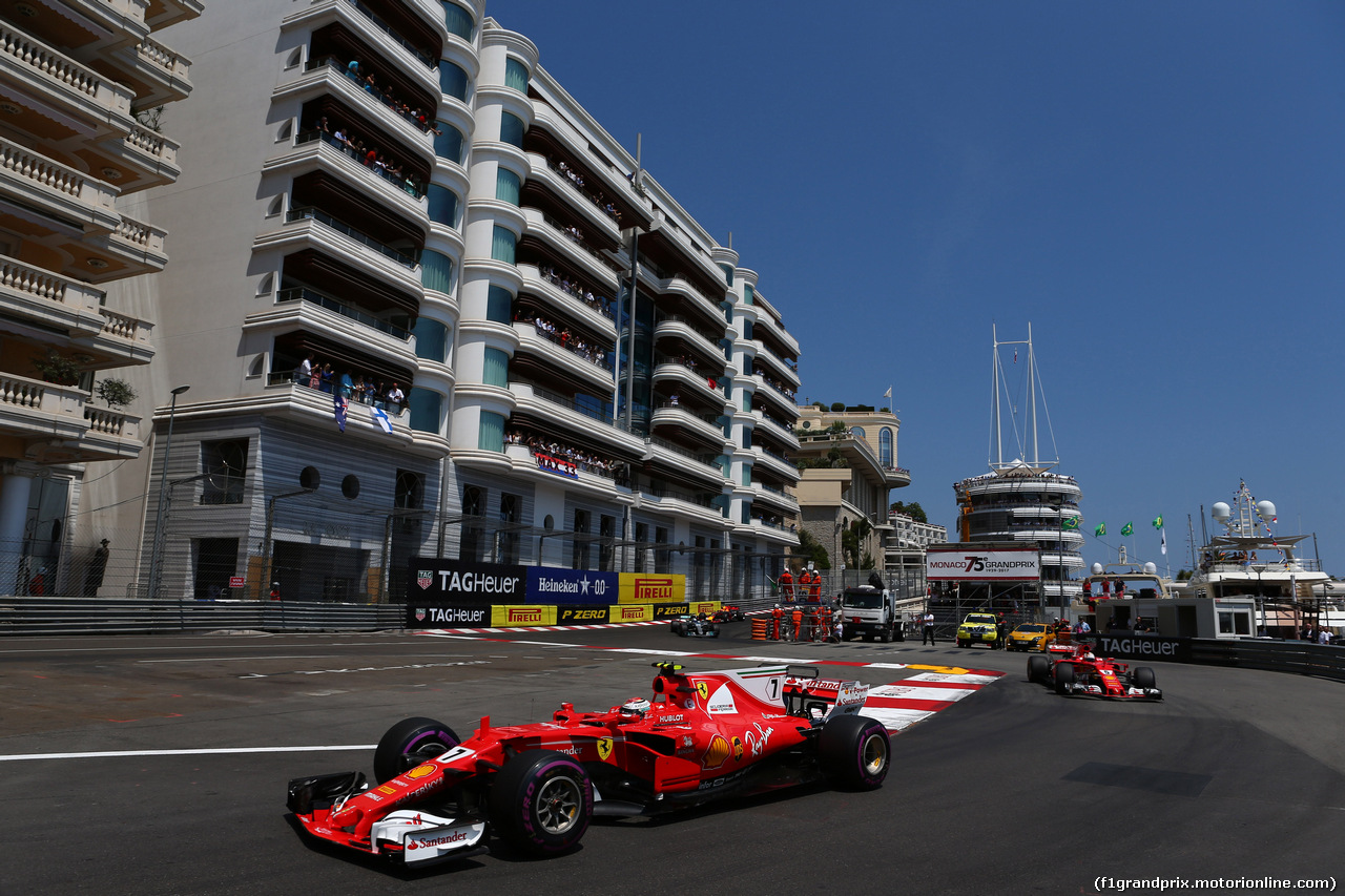 GP MONACO, 28.05.2017 - Gara, Kimi Raikkonen (FIN) Ferrari SF70H e Sebastian Vettel (GER) Ferrari SF70H