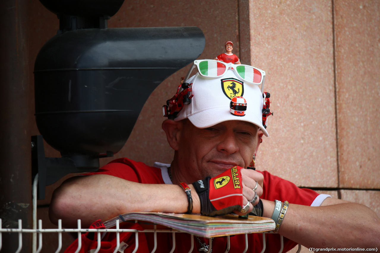 GP MONACO, 25.05.2017 - Prove Libere 1, A fan