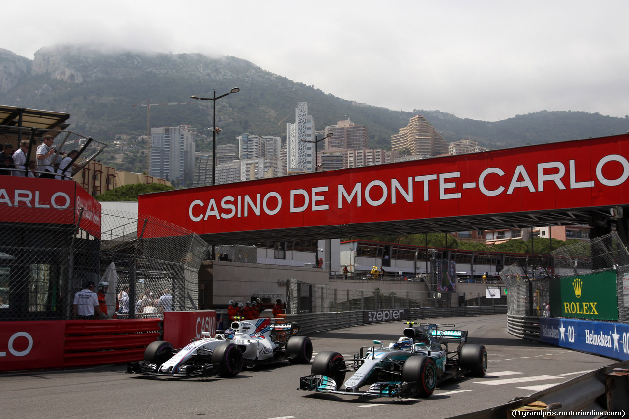 GP MONACO, 25.05.2017 - Prove Libere 2,  Lance Stroll (CDN) Williams FW40 e Valtteri Bottas (FIN) Mercedes AMG F1 W08