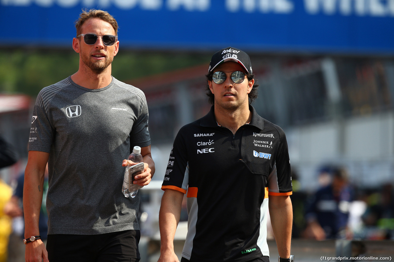 GP MONACO, 25.05.2017 - Prove Libere 2, Jenson Button (GBR) McLaren MCL32 e Sergio Perez (MEX) Sahara Force India F1 VJM010