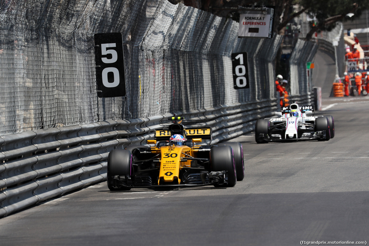 GP MONACO, 27.05.2017 - Qualifiche, Jolyon Palmer (GBR) Renault Sport F1 Team RS17 e Felipe Massa (BRA) Williams FW40