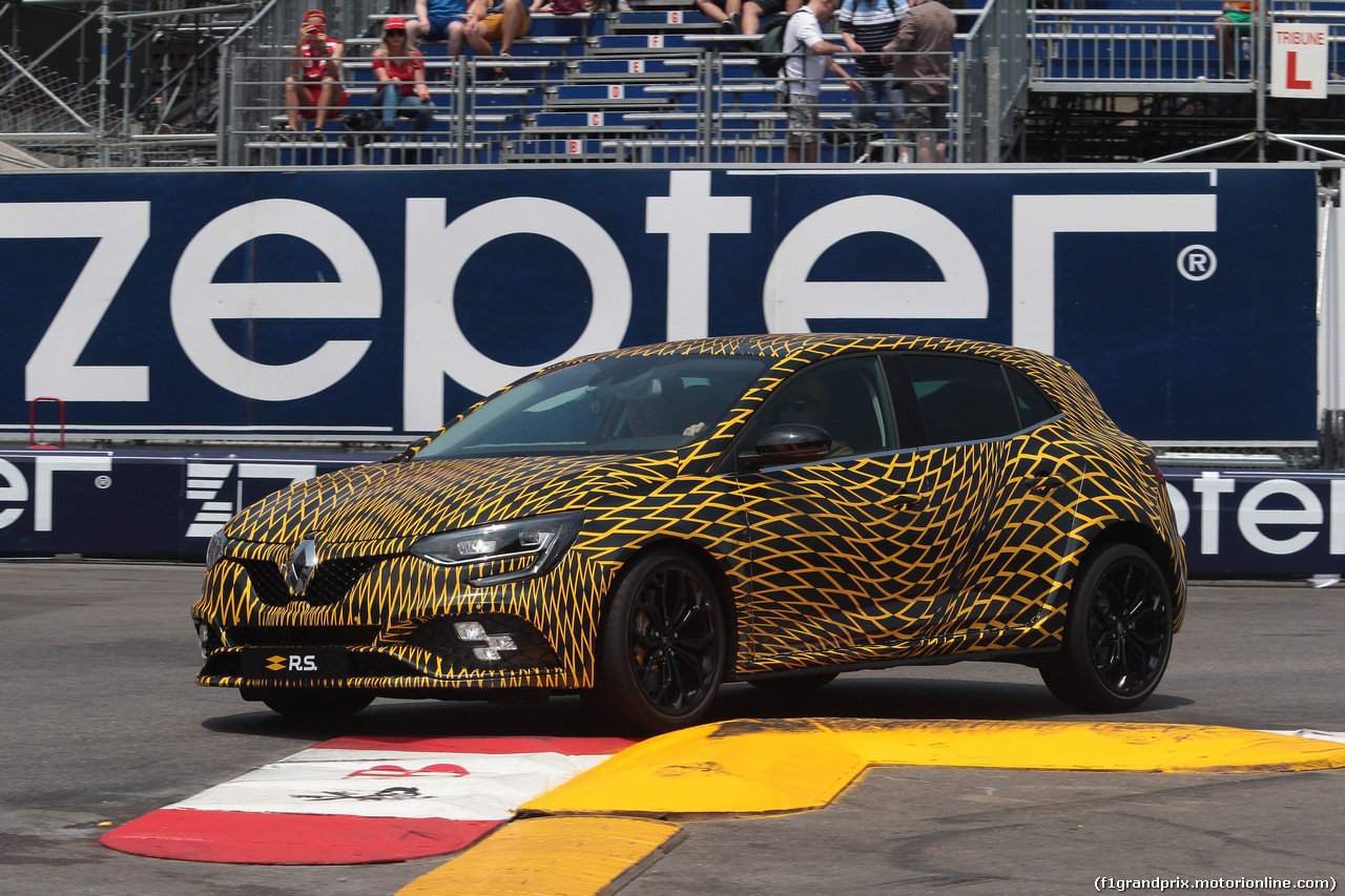 GP MONACO, 26.05.2017 - Nico Hulkenberg (GER) Renault Sport F1 Team RS17, New Megane RS