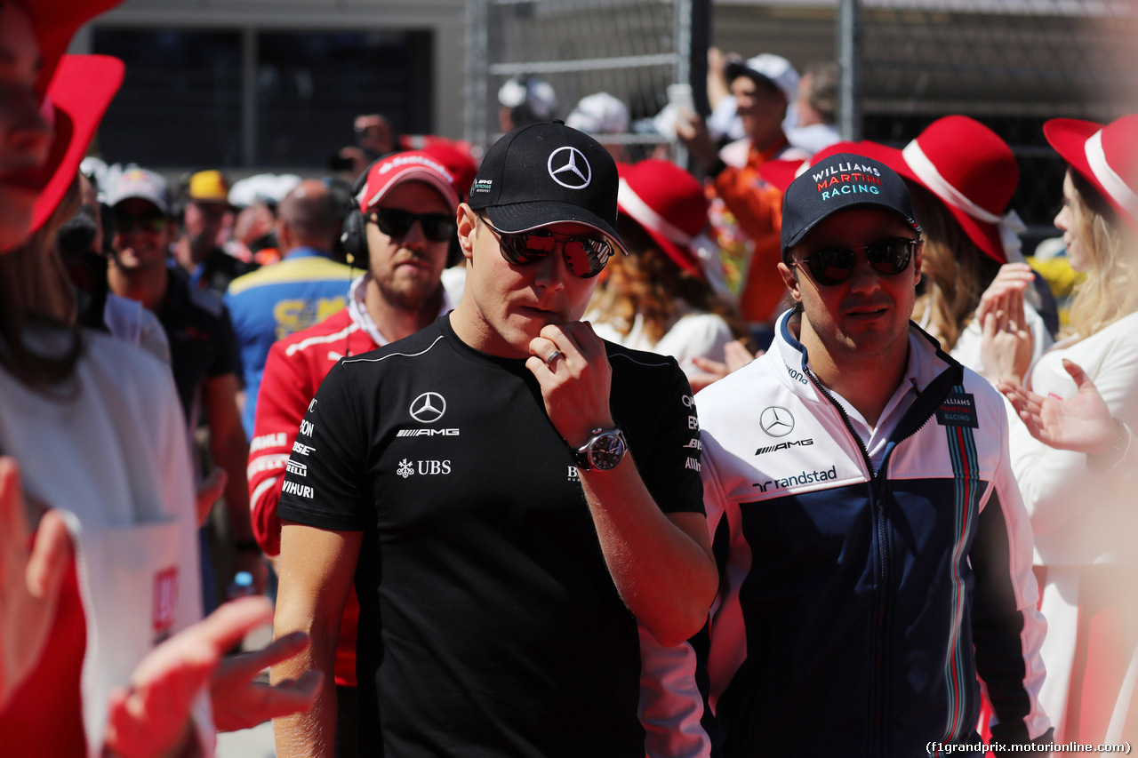 GP RUSSIA, 30.04.2017 - Valtteri Bottas (FIN) Mercedes AMG F1 W08 e Felipe Massa (BRA) Williams FW40