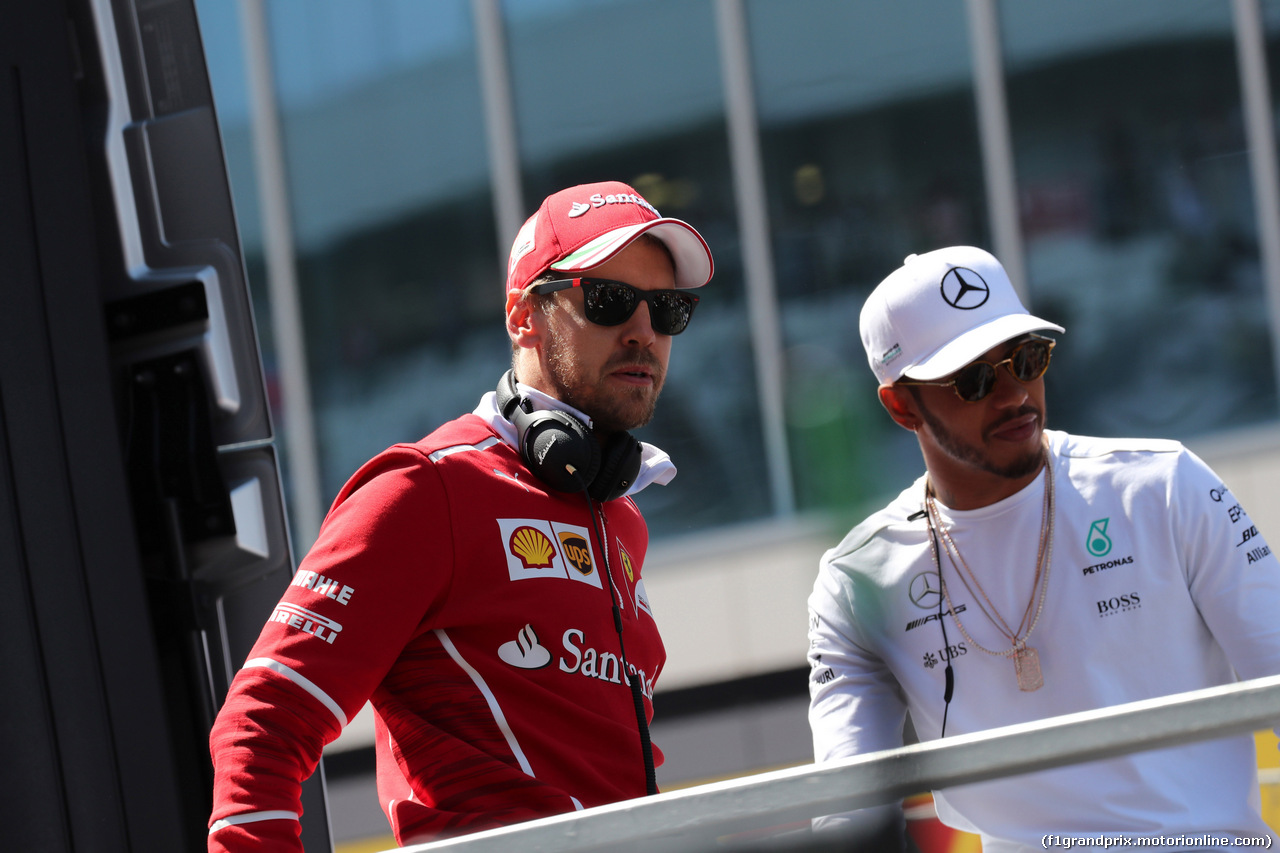 GP RUSSIA, 30.04.2017 - Sebastian Vettel (GER) Ferrari SF70H e Lewis Hamilton (GBR) Mercedes AMG F1 W08 at drivers parade