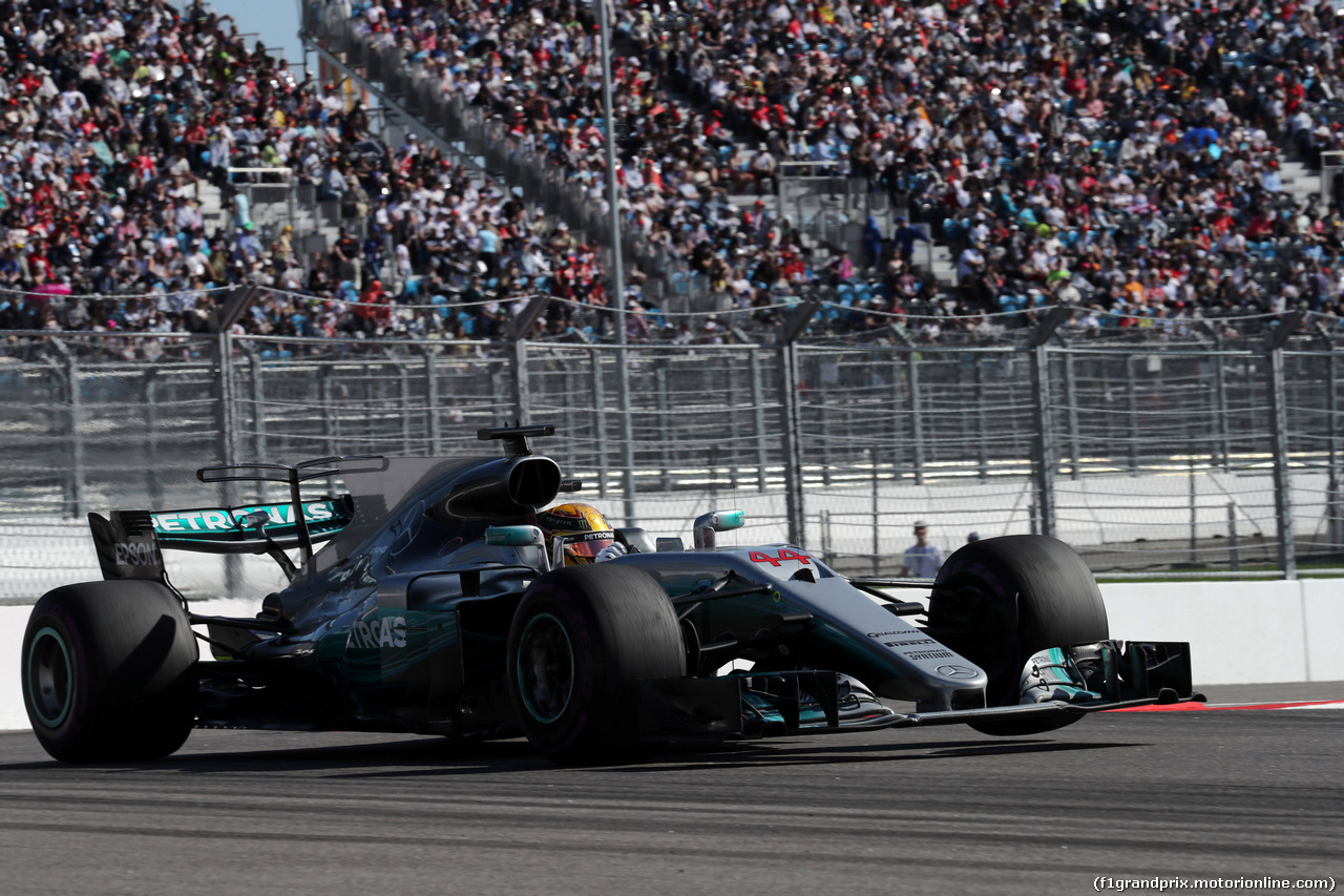 GP RUSSIA, 30.04.2017 - Gara, Lewis Hamilton (GBR) Mercedes AMG F1 W08