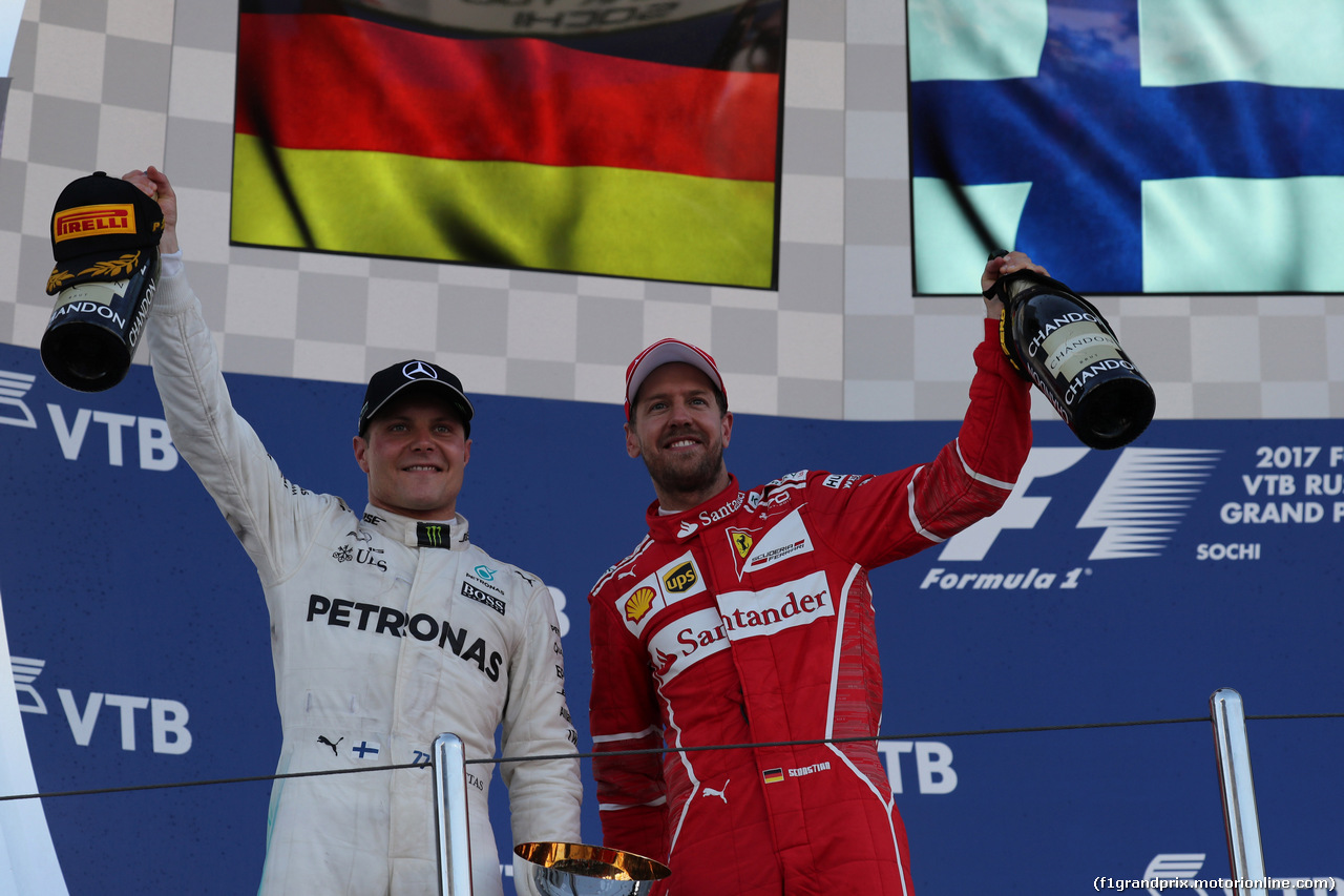 GP RUSSIA, 30.04.2017 - Gara, Valtteri Bottas (FIN) Mercedes AMG F1 W08 vincitore e 2nd place Sebastian Vettel (GER) Ferrari SF70H