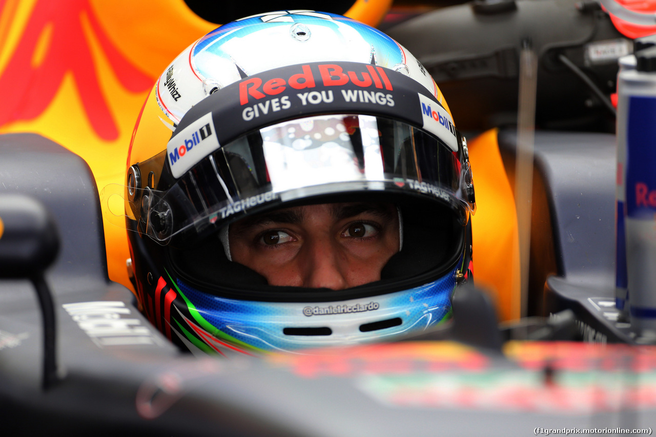 GP RUSSIA, 29.04.2017 - Prove Libere 3, Daniel Ricciardo (AUS) Red Bull Racing RB13