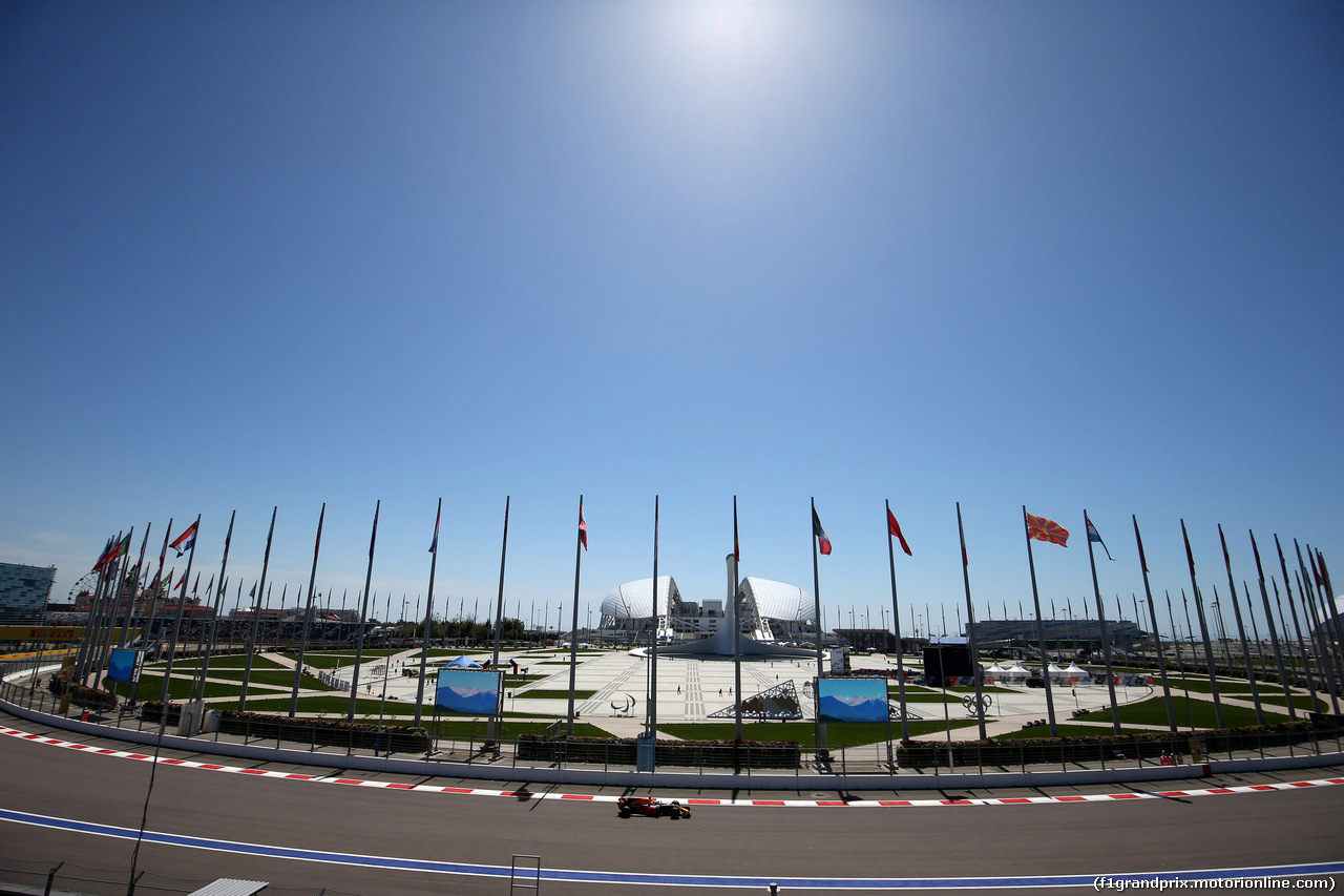 GP RUSSIA, 29.04.2017 - Prove Libere 3, Daniel Ricciardo (AUS) Red Bull Racing RB13