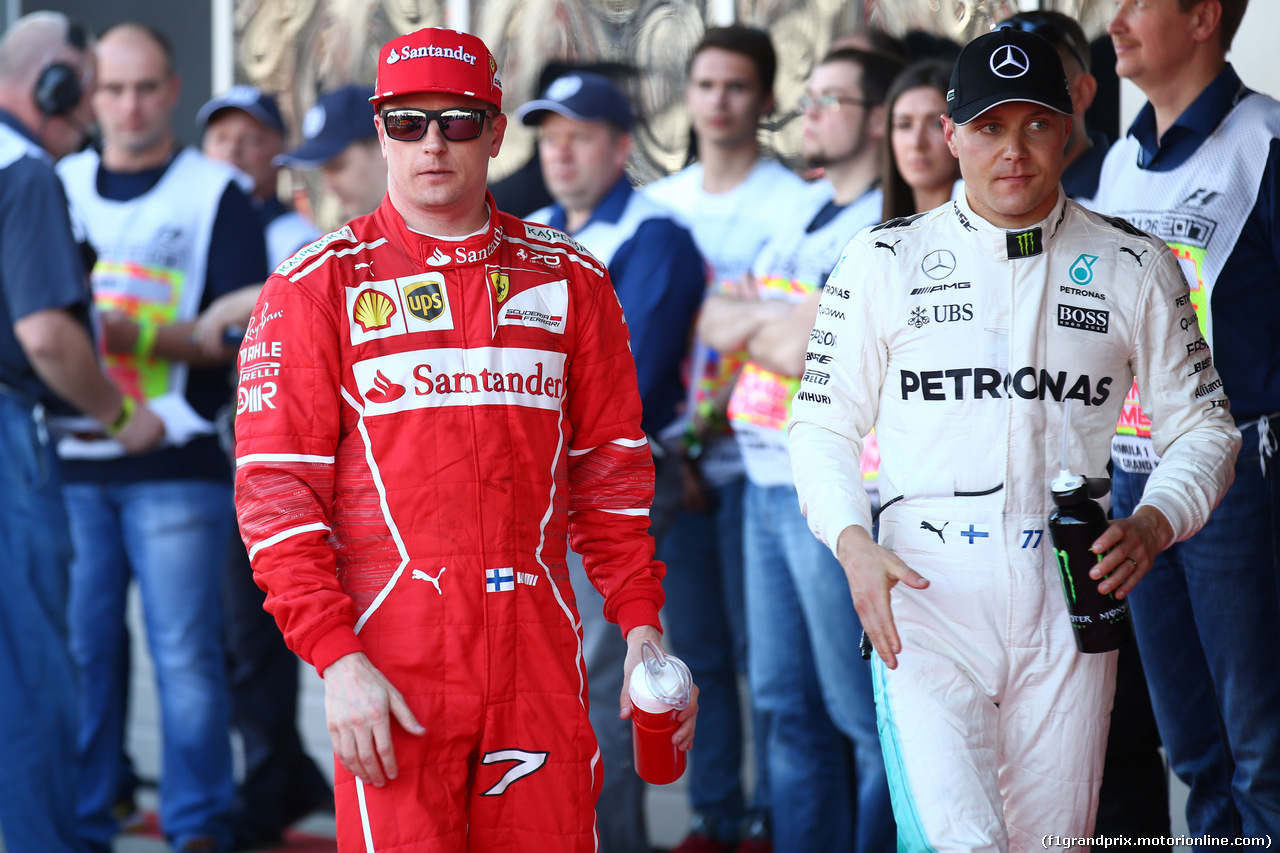 GP RUSSIA, 29.04.2017 - Qualifiche, Kimi Raikkonen (FIN) Ferrari SF70H e Valtteri Bottas (FIN) Mercedes AMG F1 W08