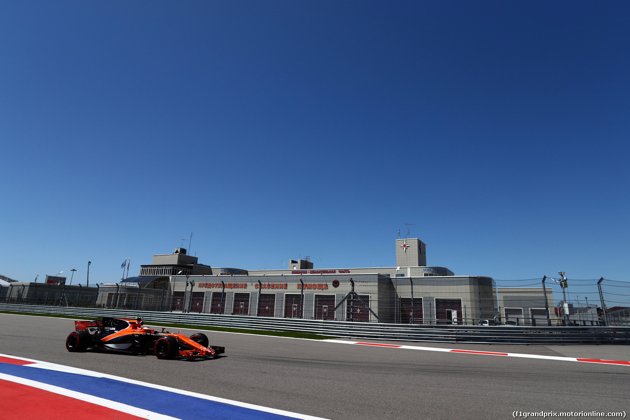 GP RUSSIA, 28.04.2017 - Prove Libere 1, Stoffel Vandoorne (BEL) McLaren MCL32