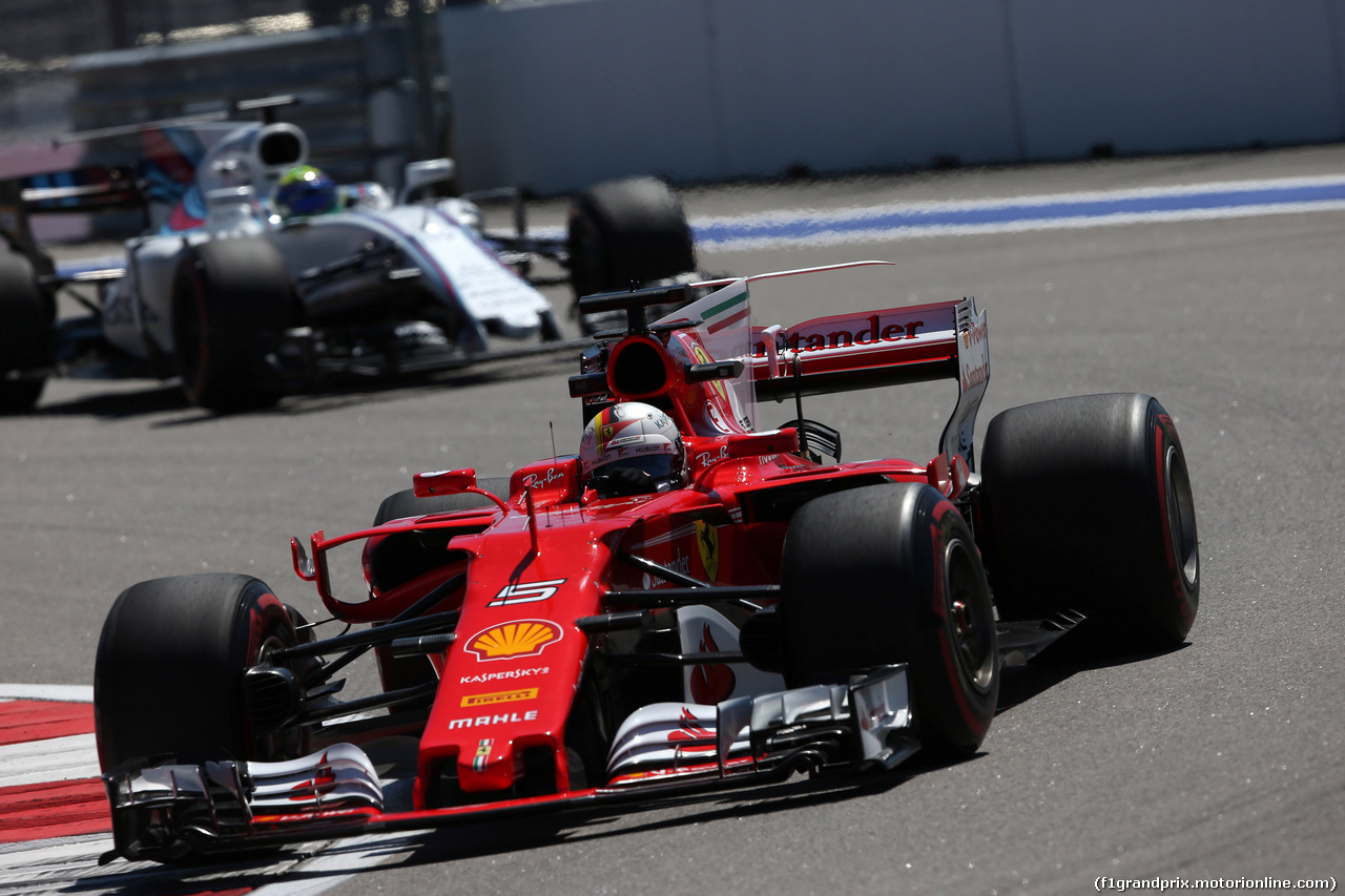 GP RUSSIA, 28.04.2017 - Prove Libere 1, Sebastian Vettel (GER) Ferrari SF70H e Felipe Massa (BRA) Williams FW40