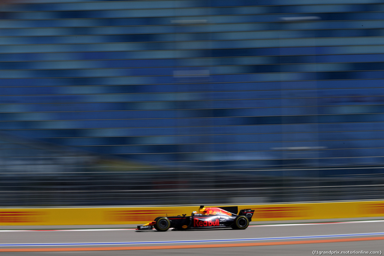 GP RUSSIA, 28.04.2017 - Prove Libere 1, Daniel Ricciardo (AUS) Red Bull Racing RB13
