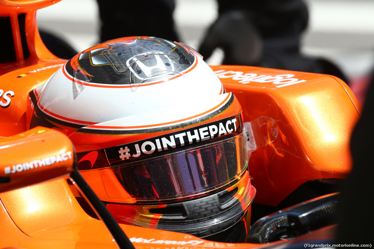 GP RUSSIA, 28.04.2017 - Prove Libere 1, Stoffel Vandoorne (BEL) McLaren MCL32