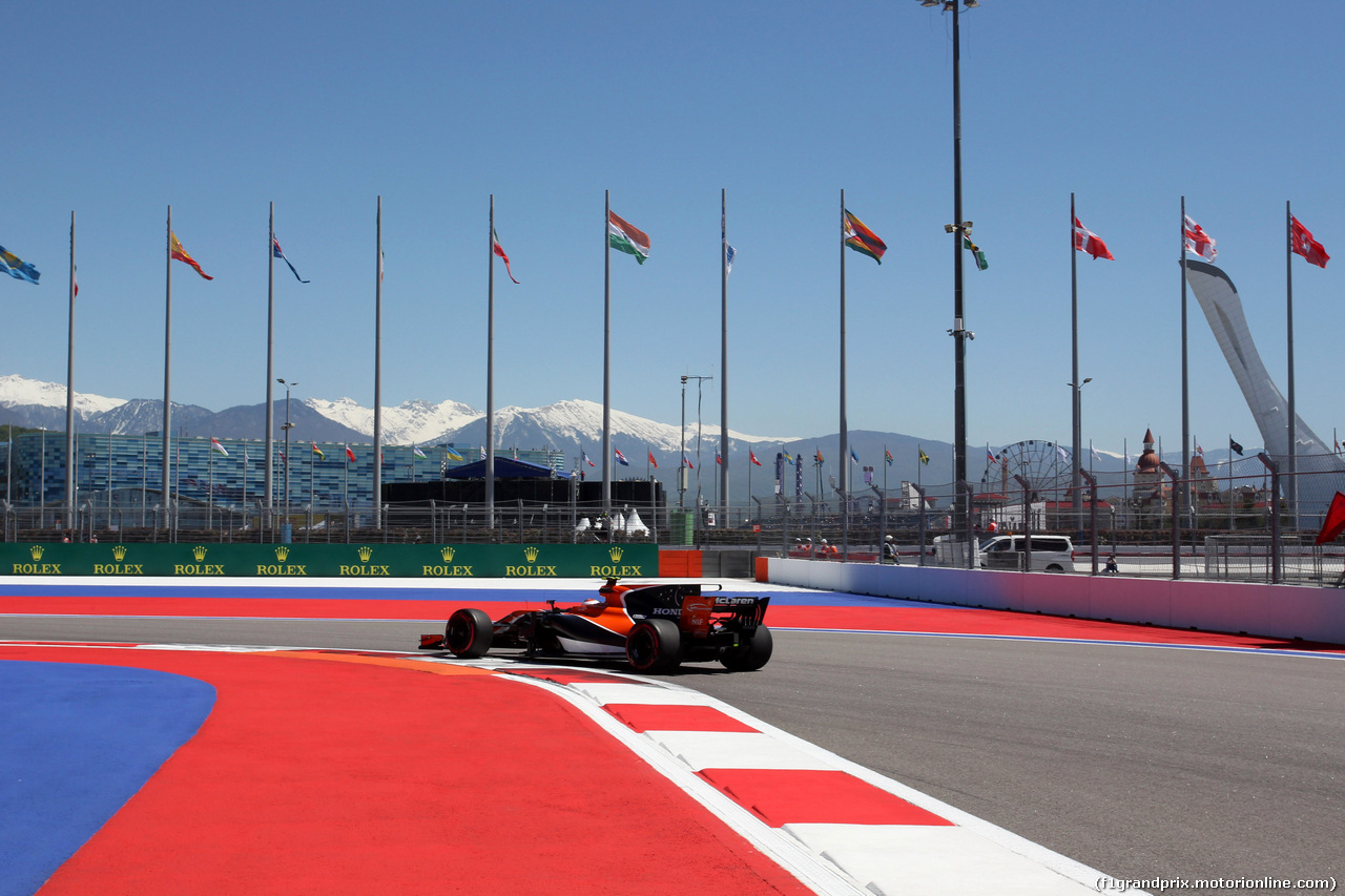 GP RUSSIA, 28.04.2017 - Prove Libere 1, Stoffel Vandoorne (BEL) McLaren MCL32