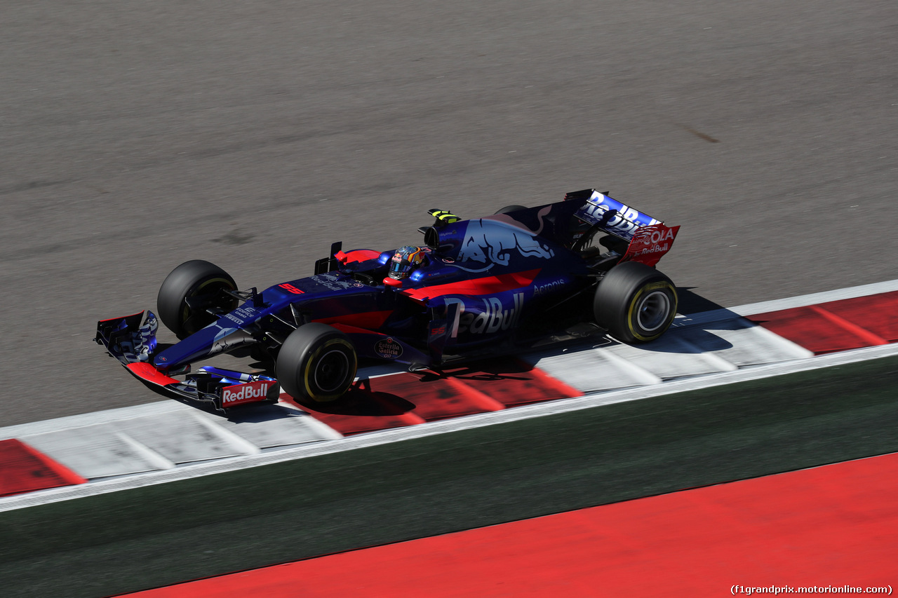 GP RUSSIA, 28.04.2017 - Prove Libere 2, Carlos Sainz Jr (ESP) Scuderia Toro Rosso STR12