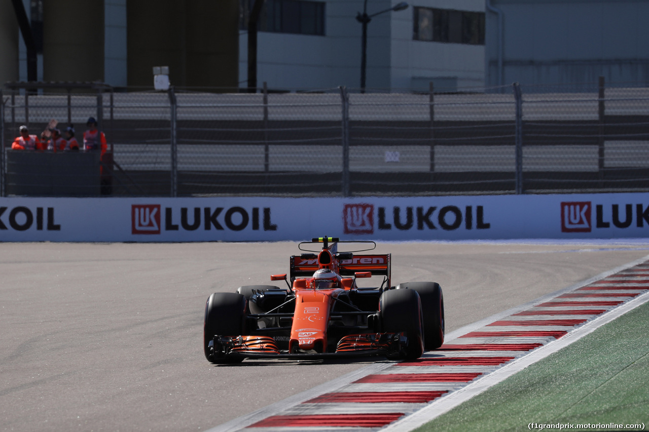 GP RUSSIA, 28.04.2017 - Prove Libere 2, Stoffel Vandoorne (BEL) McLaren MCL32