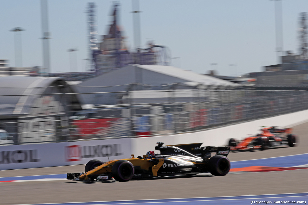 GP RUSSIA, 28.04.2017 - Prove Libere 2, Nico Hulkenberg (GER) Renault Sport F1 Team RS17