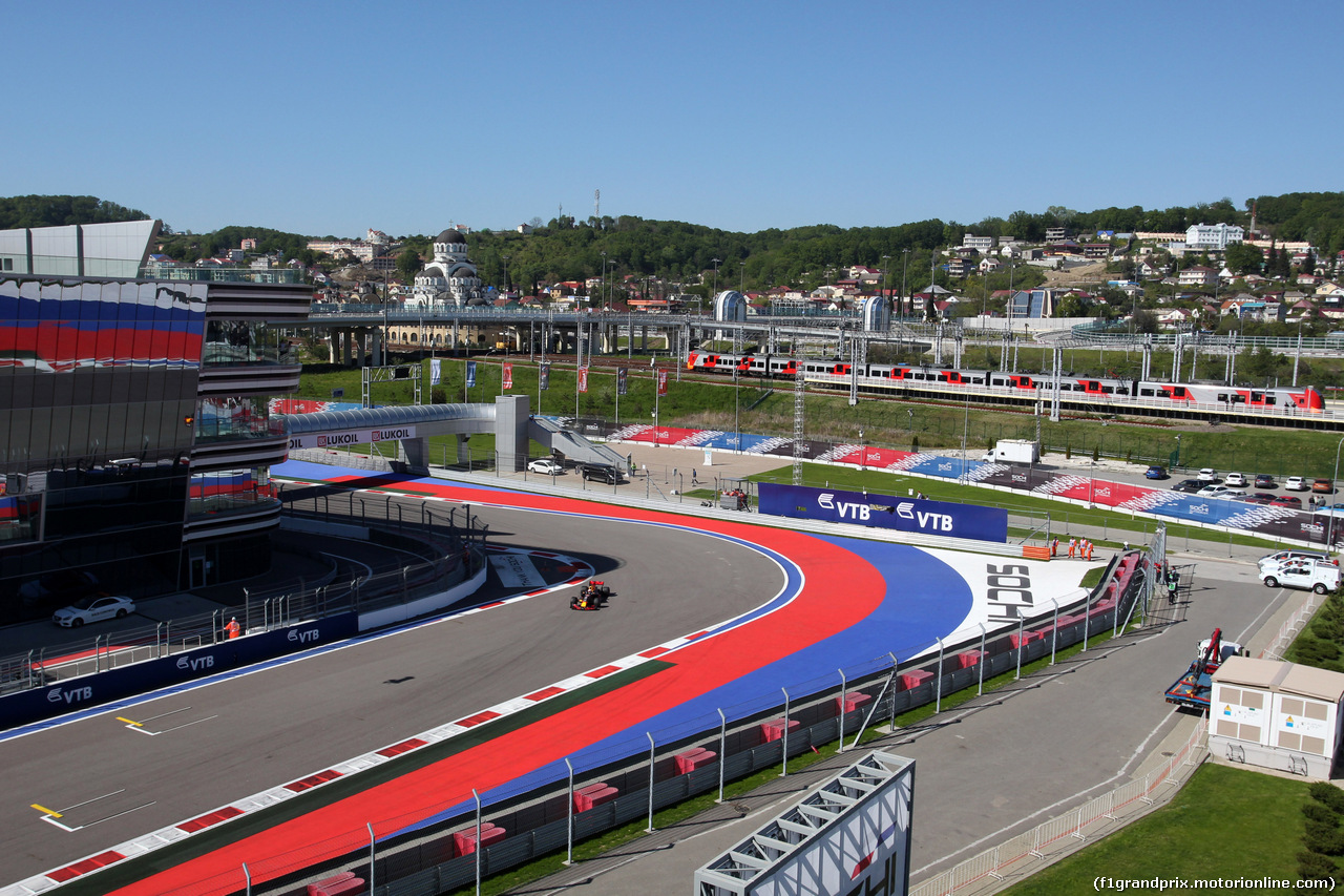 GP RUSSIA, 28.04.2017 - Prove Libere 2, Daniel Ricciardo (AUS) Red Bull Racing RB13