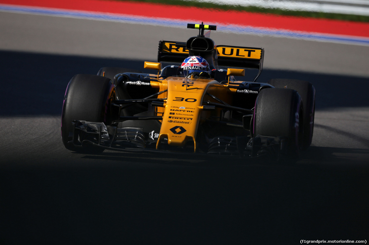 GP RUSSIA, 28.04.2017 - Prove Libere 2, Jolyon Palmer (GBR) Renault Sport F1 Team RS17