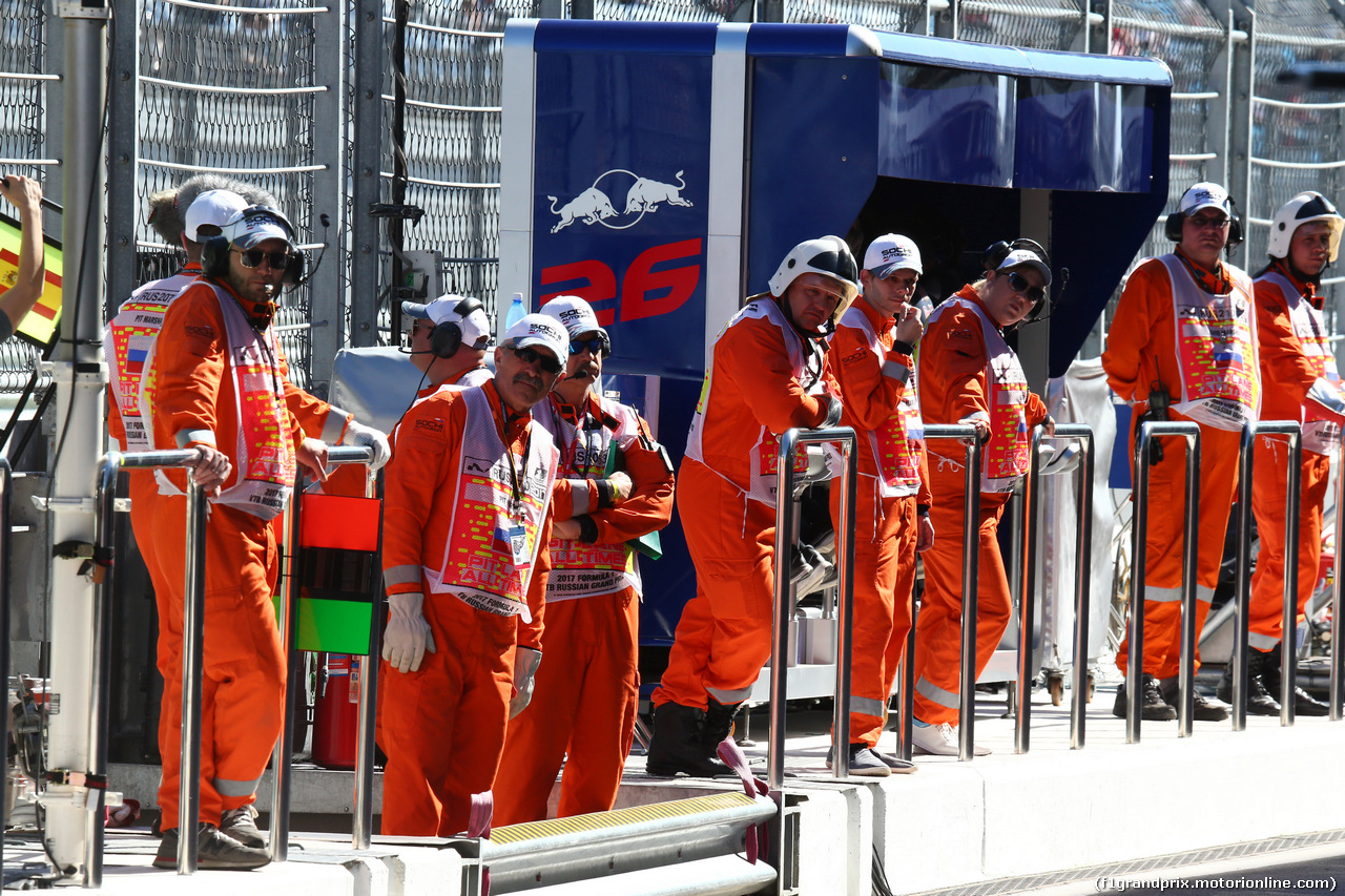 GP RUSSIA, 28.04.2017 - Prove Libere 2, Marshals