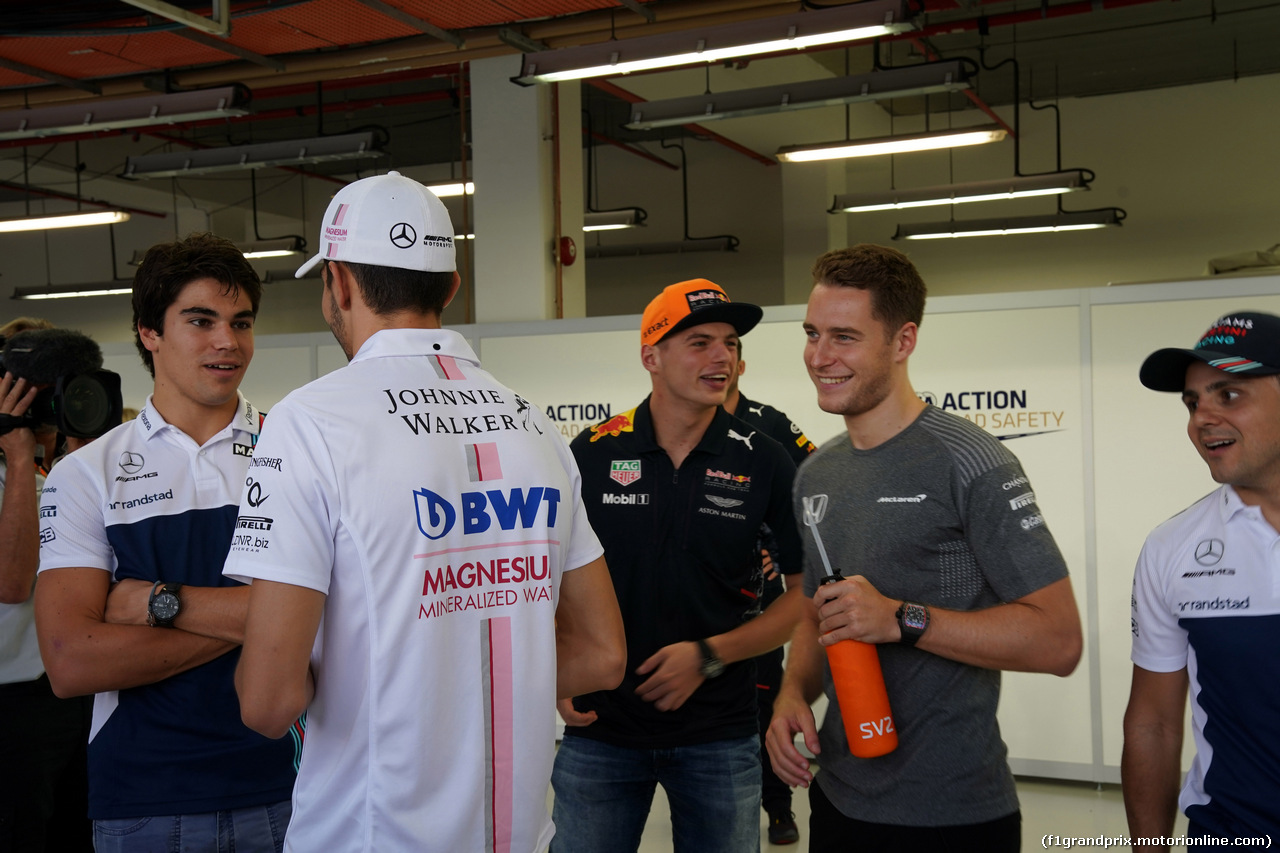 GP SINGAPORE, 17.09.2017 - Lance Stroll (CDN) Williams FW40, Esteban Ocon (FRA) Sahara Force India F1 VJM10, Max Verstappen (NED) Red Bull Racing RB13, Stoffel Vandoorne (BEL) McLaren MCL32 e Felipe Massa (BRA) Williams FW40