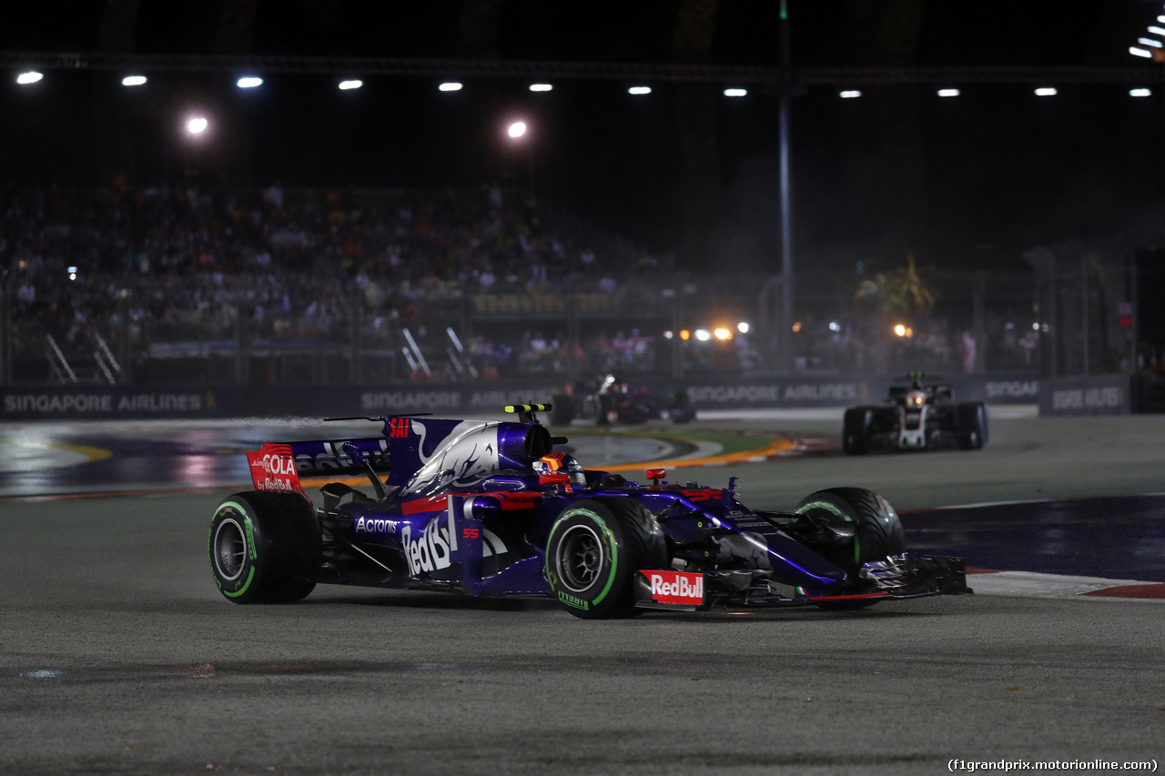 GP SINGAPORE, 17.09.2017 - Gara, Carlos Sainz Jr (ESP) Scuderia Toro Rosso STR12