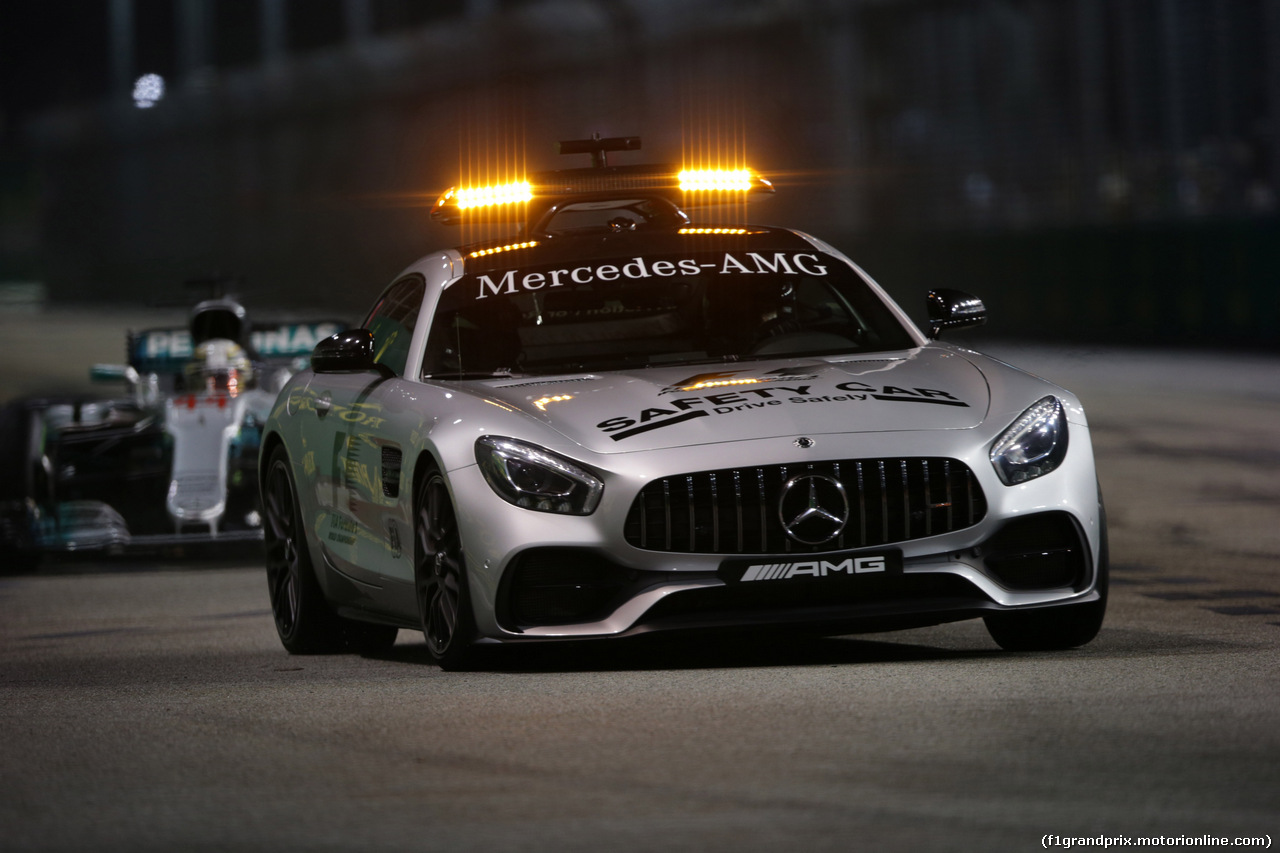 GP SINGAPORE, 17.09.2017 - Gara, Safety car e Lewis Hamilton (GBR) Mercedes AMG F1 W08