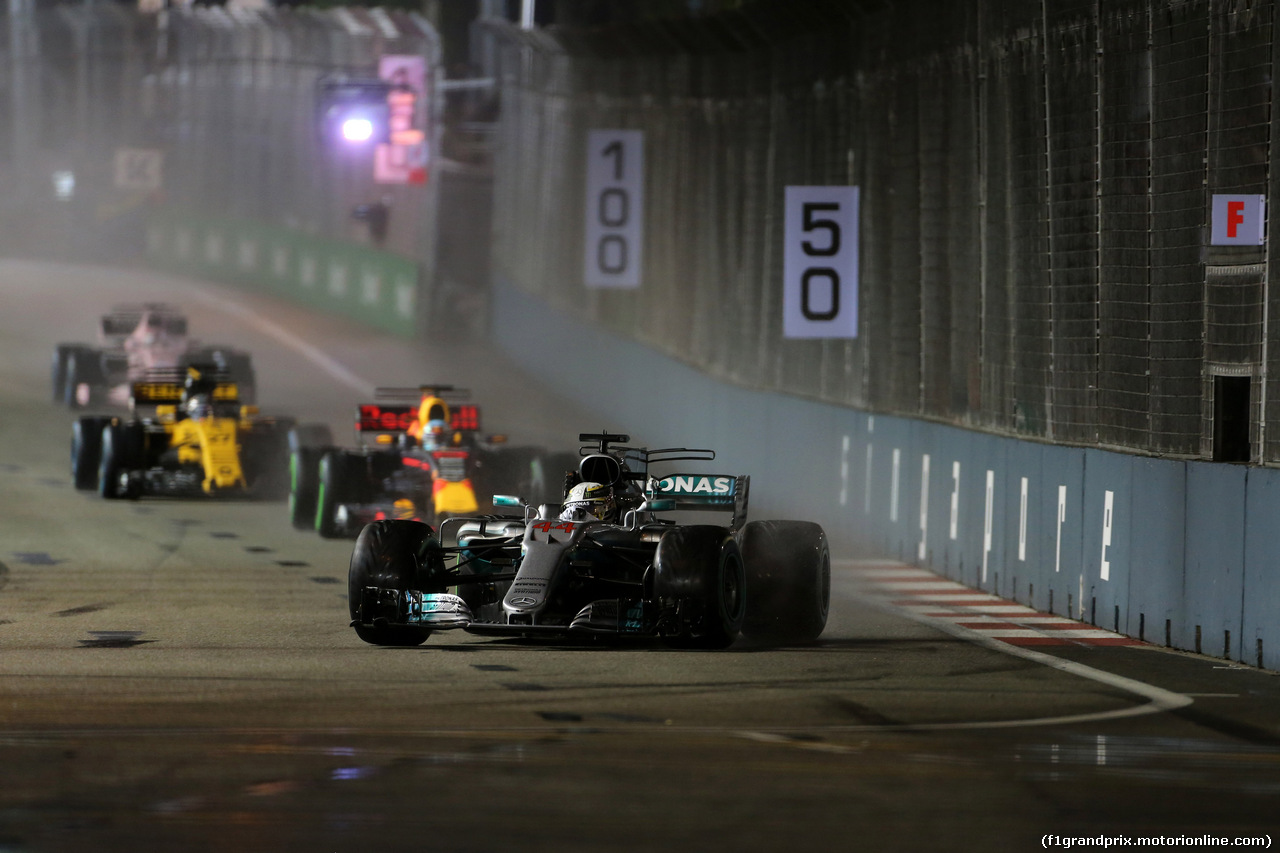 GP SINGAPORE, 17.09.2017 - Gara, Lewis Hamilton (GBR) Mercedes AMG F1 W08