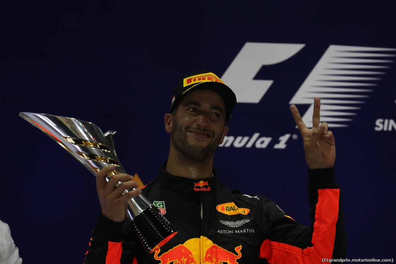 GP SINGAPORE, 17.09.2017 - Gara, 2nd place Daniel Ricciardo (AUS) Red Bull Racing RB13