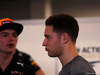 GP SINGAPORE, 17.09.2017 - Max Verstappen (NED) Red Bull Racing RB13 e Stoffel Vandoorne (BEL) McLaren MCL32