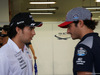 GP SINGAPORE, 17.09.2017 - Sergio Perez (MEX) Sahara Force India F1 VJM010 e Carlos Sainz Jr (ESP) Scuderia Toro Rosso STR12