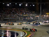 GP SINGAPORE, 17.09.2017 - Gara, Start of the race, Fernando Alonso (ESP) McLaren MCL32 e Lewis Hamilton (GBR) Mercedes AMG F1 W08