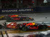 GP SINGAPORE, 17.09.2017 - Gara, Crash, Kimi Raikkonen (FIN) Ferrari SF70H e Max Verstappen (NED) Red Bull Racing RB13