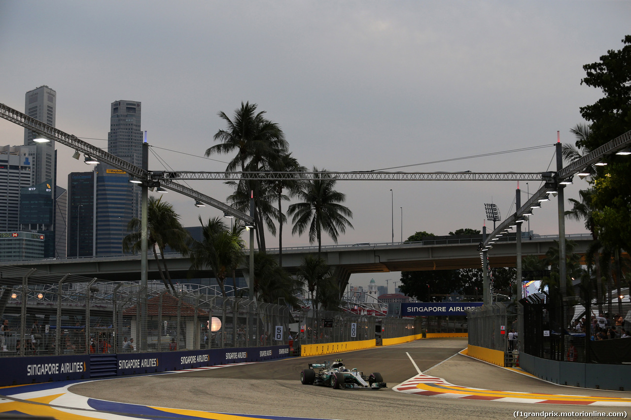 GP SINGAPORE, 16.09.2017 - Prove Libere 3, Valtteri Bottas (FIN) Mercedes AMG F1 W08