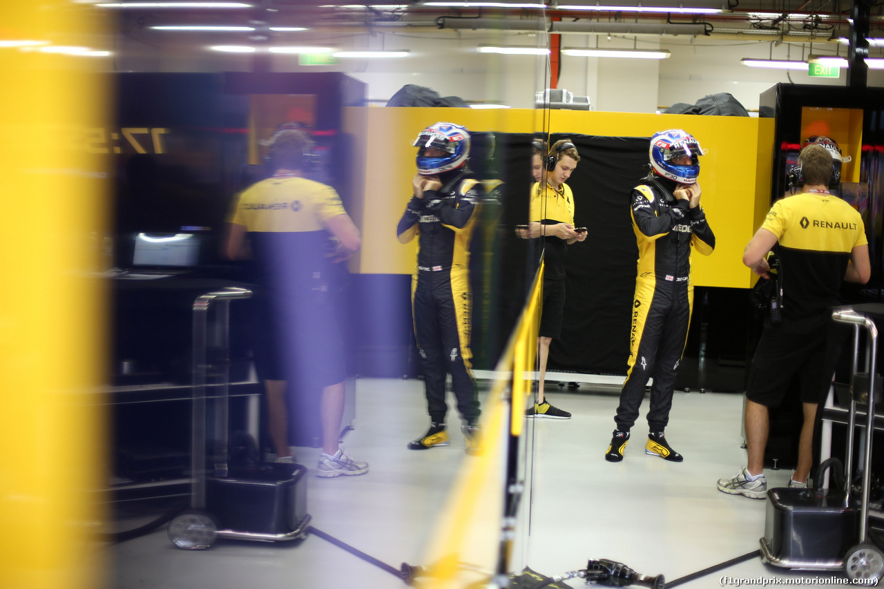 GP SINGAPORE, 16.09.2017 - Prove Libere 3, Jolyon Palmer (GBR) Renault Sport F1 Team RS17