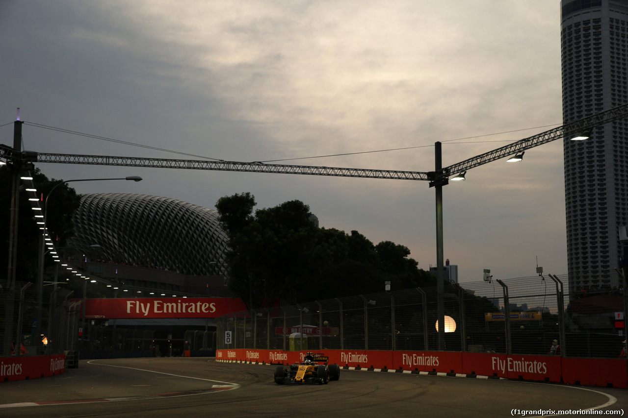 GP SINGAPORE, 16.09.2017 - Prove Libere 3, Jolyon Palmer (GBR) Renault Sport F1 Team RS17