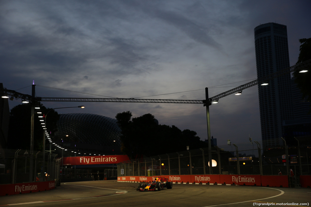 GP SINGAPORE, 16.09.2017 - Prove Libere 3, Max Verstappen (NED) Red Bull Racing RB13