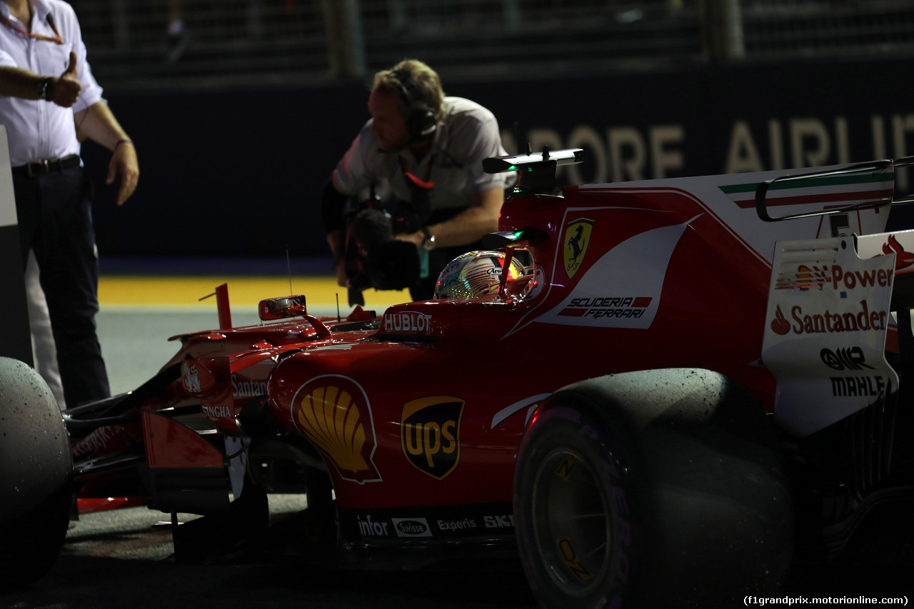 GP SINGAPORE, 16.09.2017 - Qualifiche, Sebastian Vettel (GER) Ferrari SF70H pole position