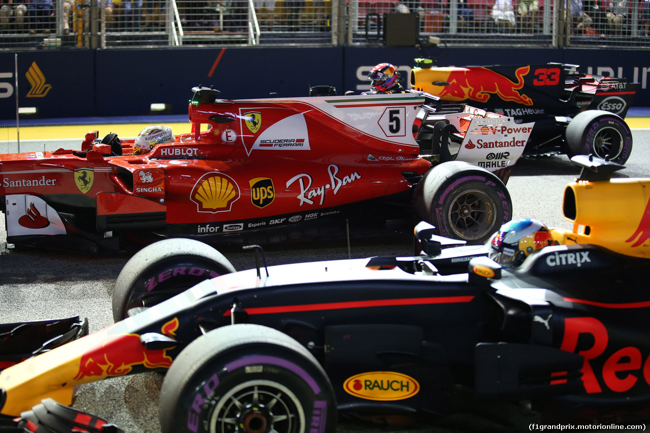 GP SINGAPORE, 16.09.2017 - Qualifiche, 3rd place Daniel Ricciardo (AUS) Red Bull Racing RB13, Sebastian Vettel (GER) Ferrari SF70H pole position e 2nd place Max Verstappen (NED) Red Bull Racing RB13