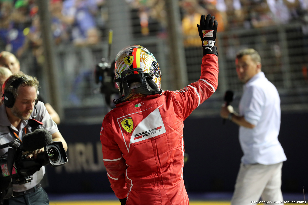 GP SINGAPORE, 16.09.2017 - Qualifiche, Sebastian Vettel (GER) Ferrari SF70H pole position