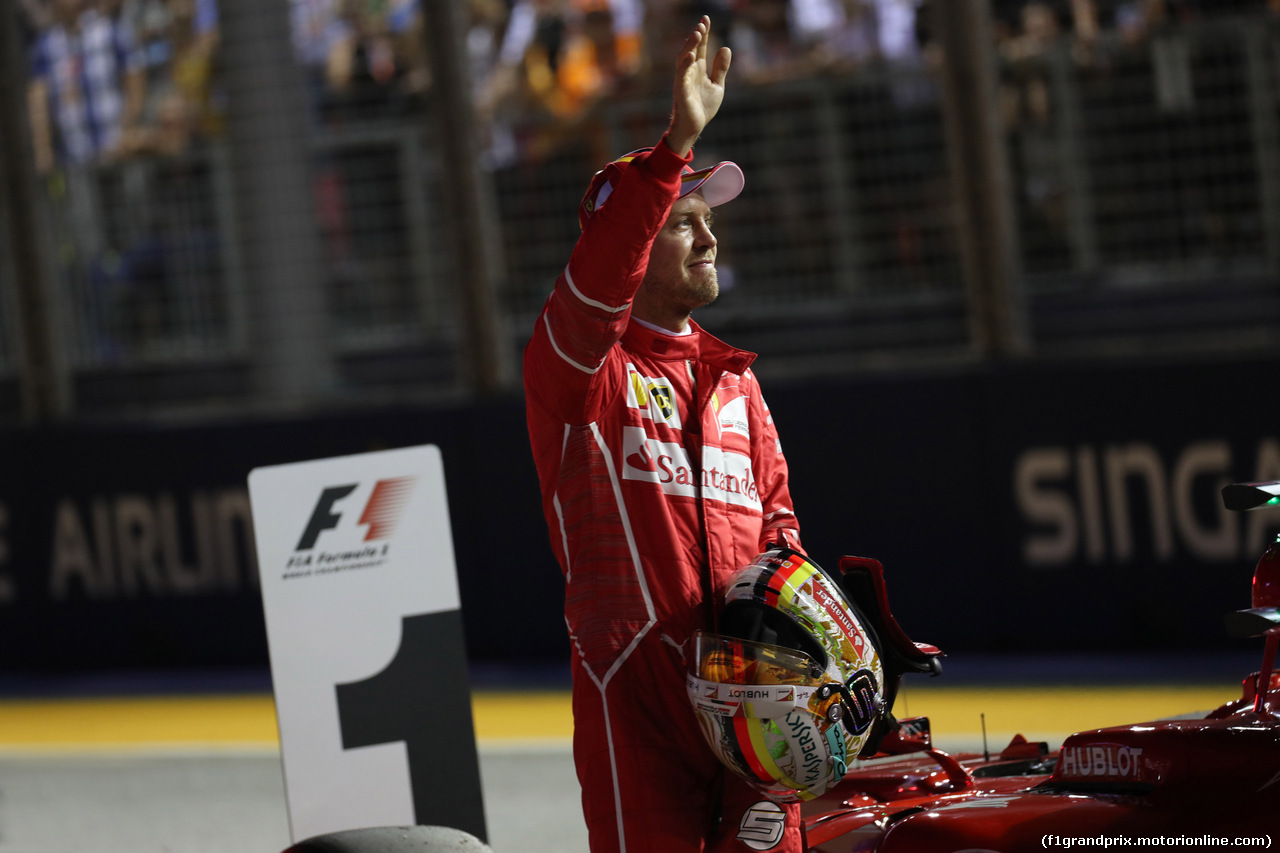 GP SINGAPORE, 16.09.2017 - Qualifiche, Sebastian Vettel (GER) Ferrari SF70H pole position
