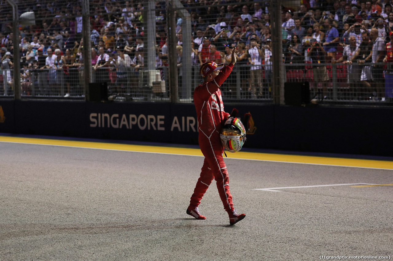 GP SINGAPORE, 16.09.2017 - Qualifiche, Sebastian Vettel (GER) Ferrari SF70H pole position