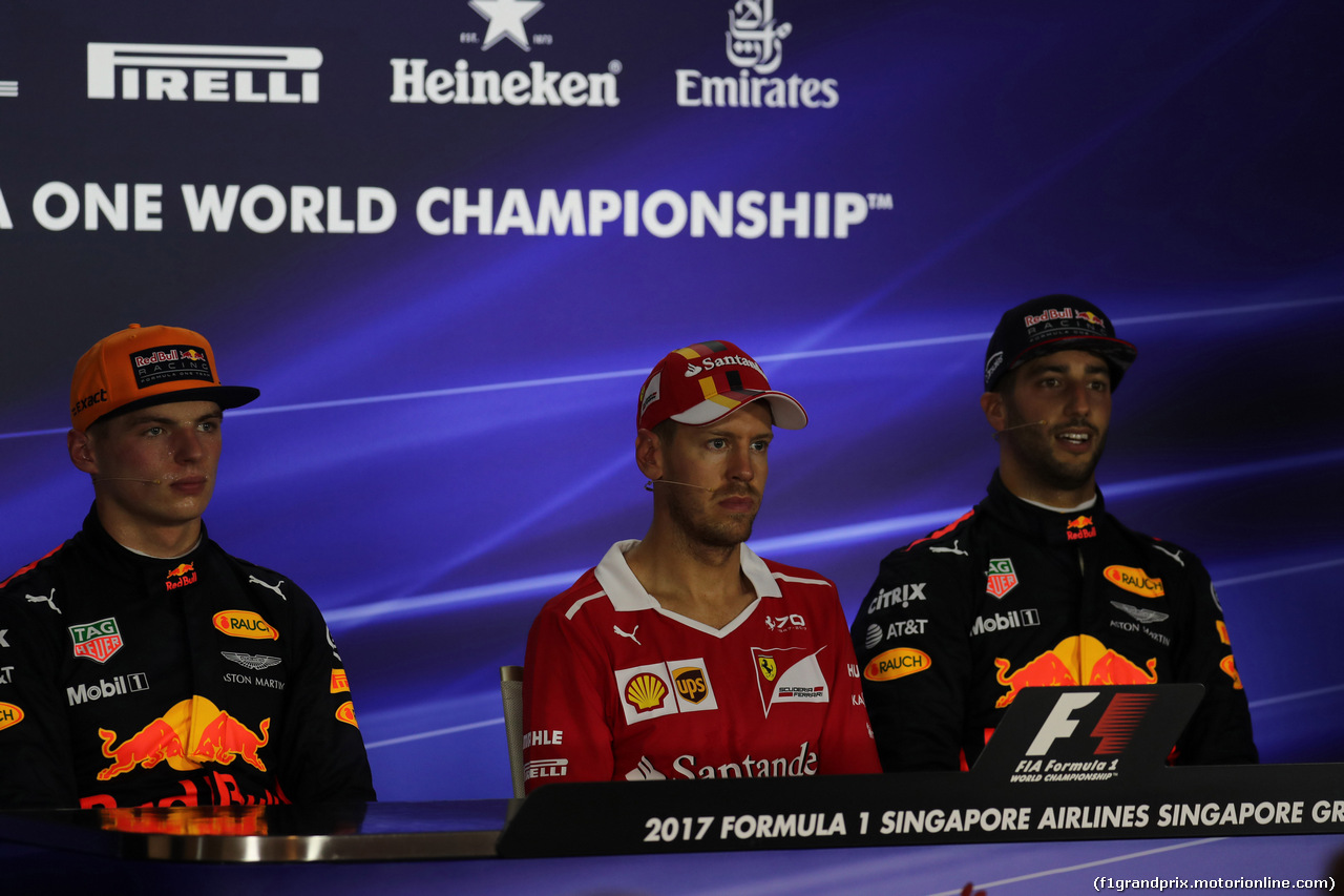 GP SINGAPORE, 16.09.2017 - Qualifiche, Conferenza Stampa, Max Verstappen (NED) Red Bull Racing RB13, Sebastian Vettel (GER) Ferrari SF70H e Daniel Ricciardo (AUS) Red Bull Racing RB13