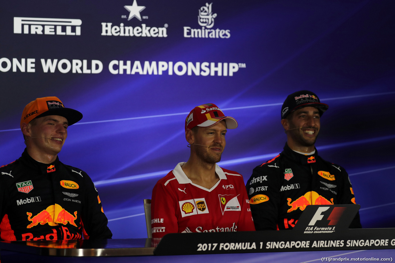 GP SINGAPORE, 16.09.2017 - Qualifiche, Conferenza Stampa, Max Verstappen (NED) Red Bull Racing RB13, Sebastian Vettel (GER) Ferrari SF70H e Daniel Ricciardo (AUS) Red Bull Racing RB13