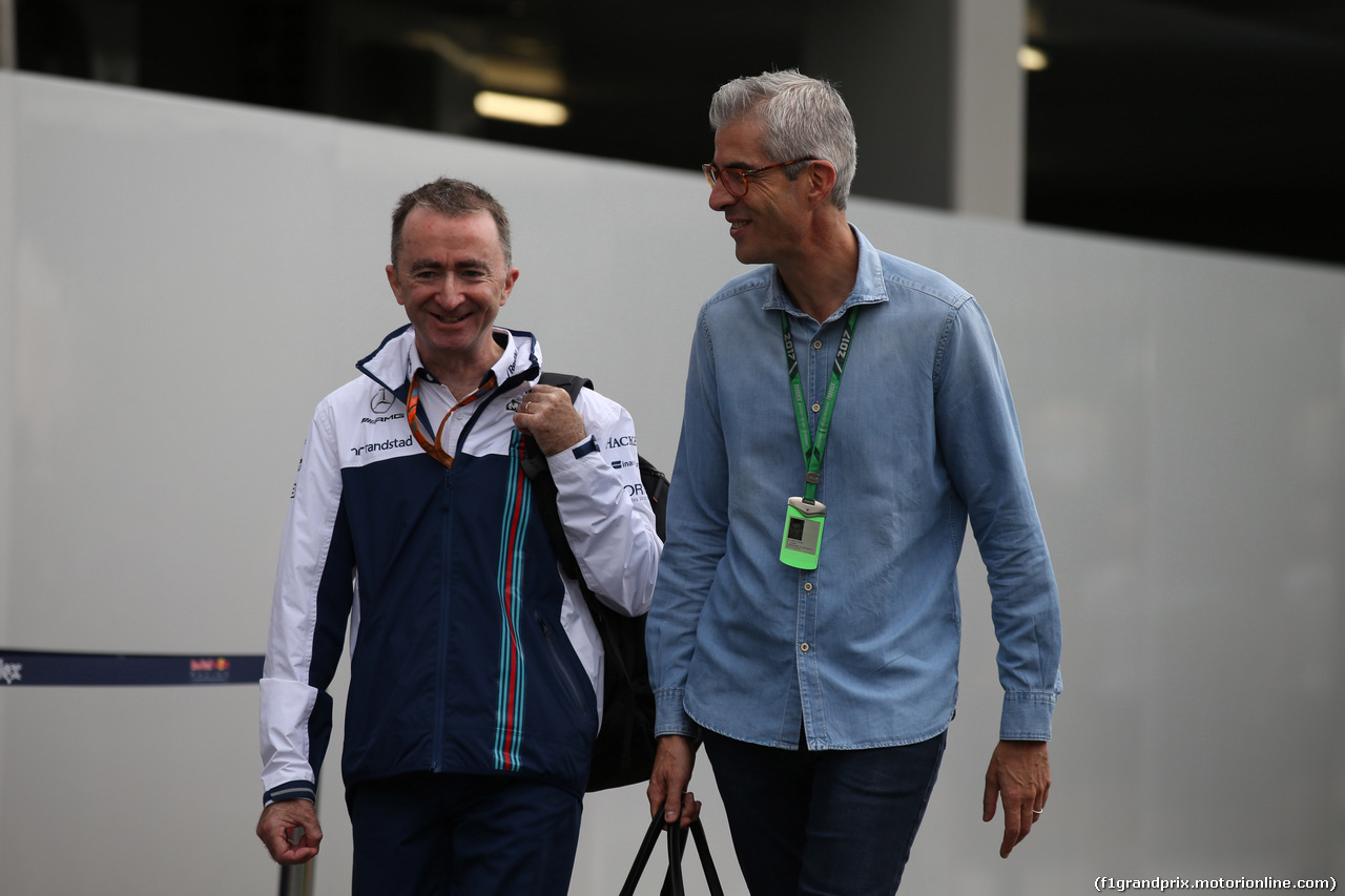 GP SINGAPORE, 15.09.2017 - (L-R) Paddy Lowe (GBR), Williams chief technical officer e Alessandro Alunni Bravi (ITA) Driver Manager.