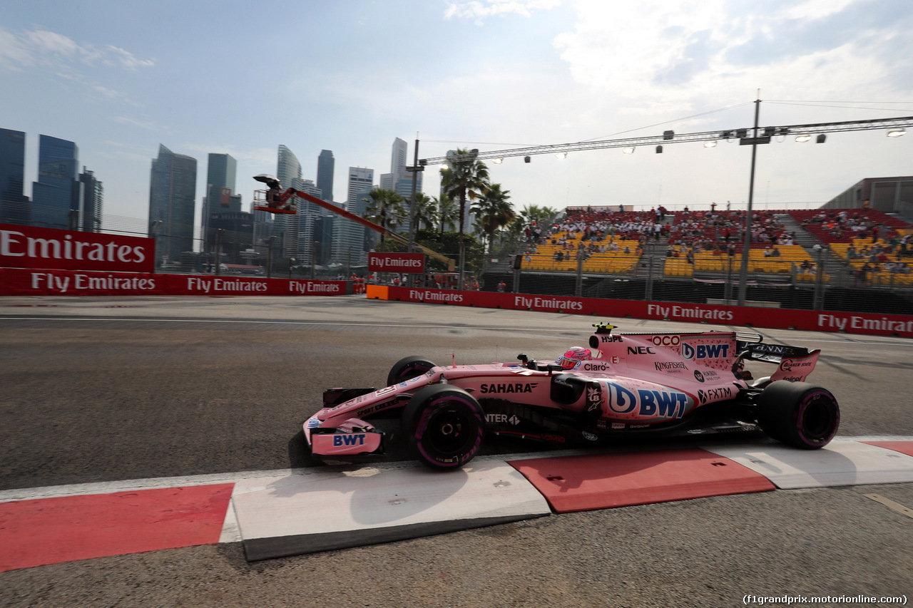 GP SINGAPORE, 15.09.2017 - Prove Libere 1, Esteban Ocon (FRA) Sahara Force India F1 VJM10