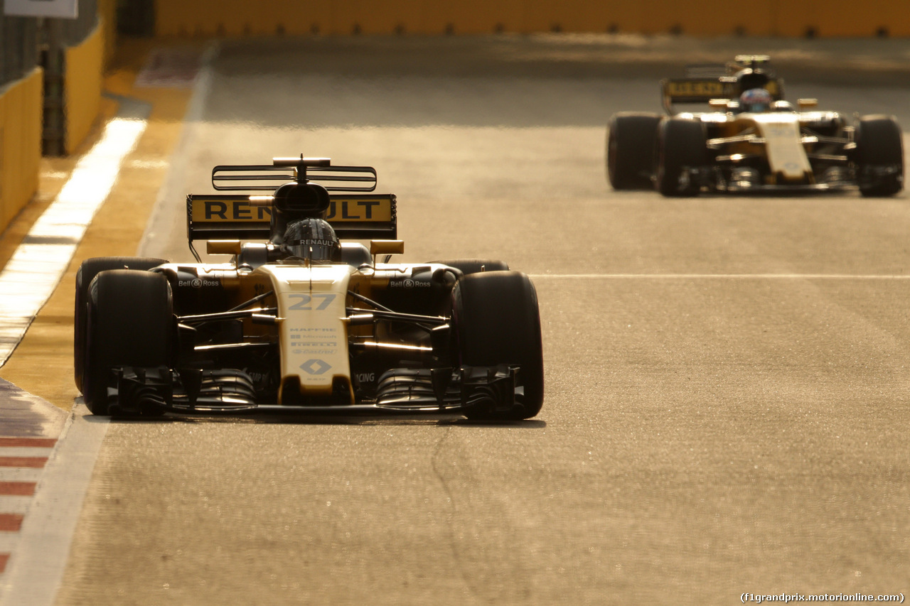 GP SINGAPORE, 15.09.2017 - Prove Libere 1, Nico Hulkenberg (GER) Renault Sport F1 Team RS17 e Jolyon Palmer (GBR) Renault Sport F1 Team RS17