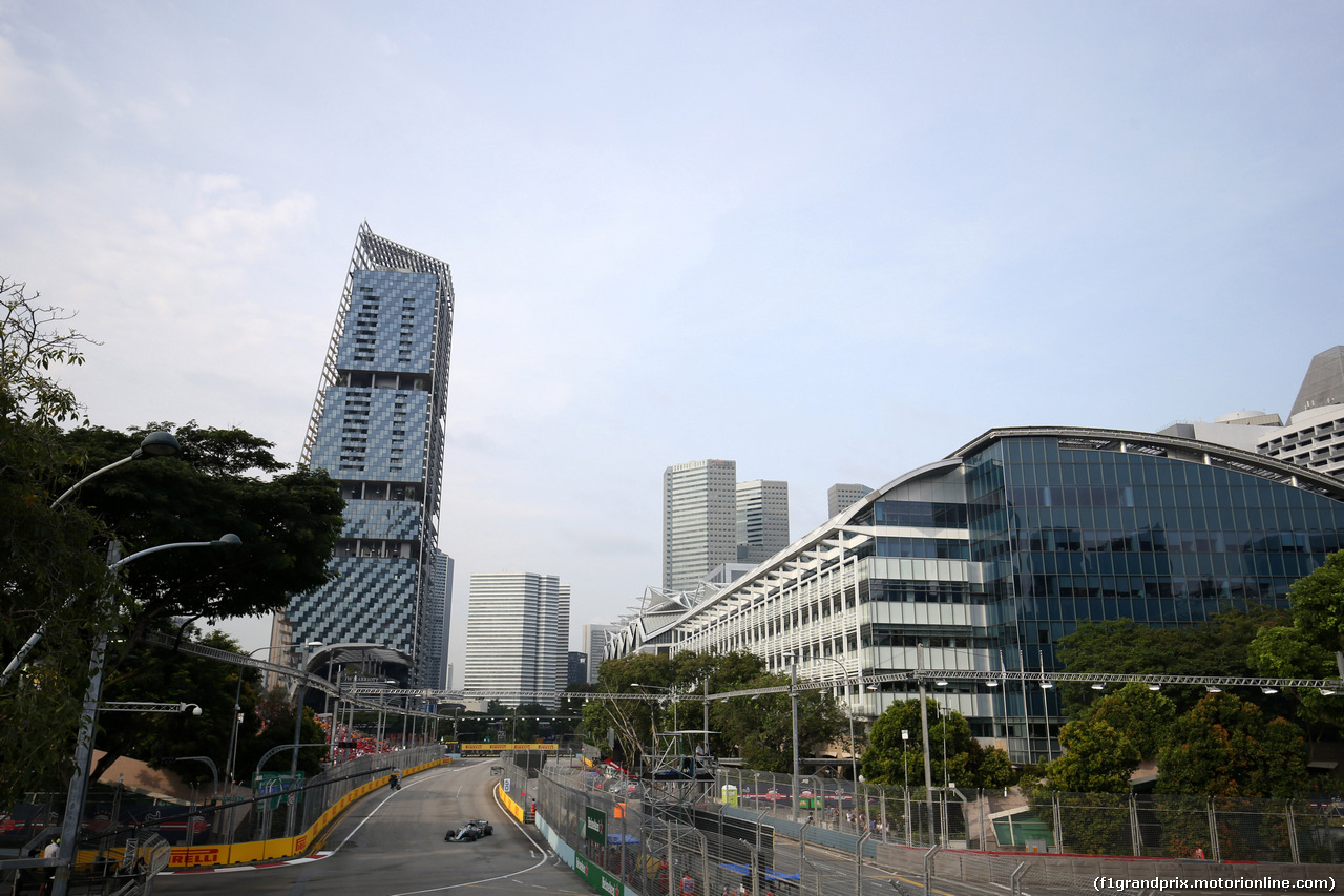 GP SINGAPORE, 15.09.2017 - Prove Libere 1, Lewis Hamilton (GBR) Mercedes AMG F1 W08