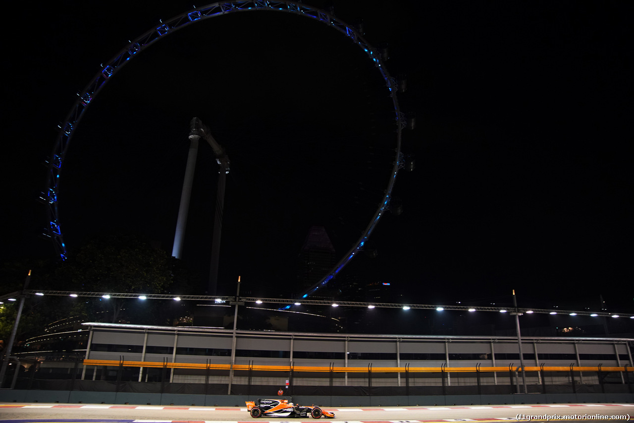 GP SINGAPORE, 15.09.2017 - Prove Libere 2, Fernando Alonso (ESP) McLaren MCL32